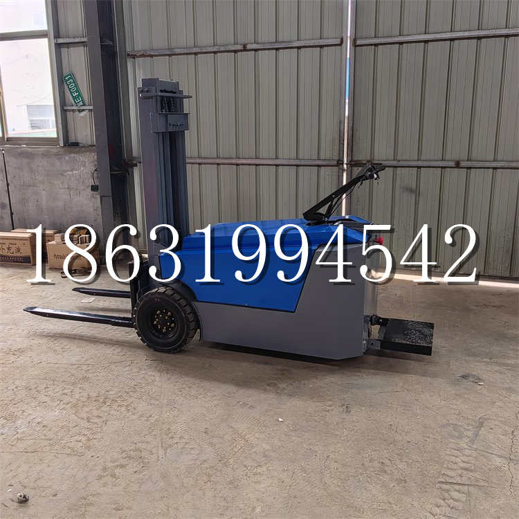 辉南县全电动叉车插腿式堆高车液压装卸车1.5吨升高小型站驾式铲车